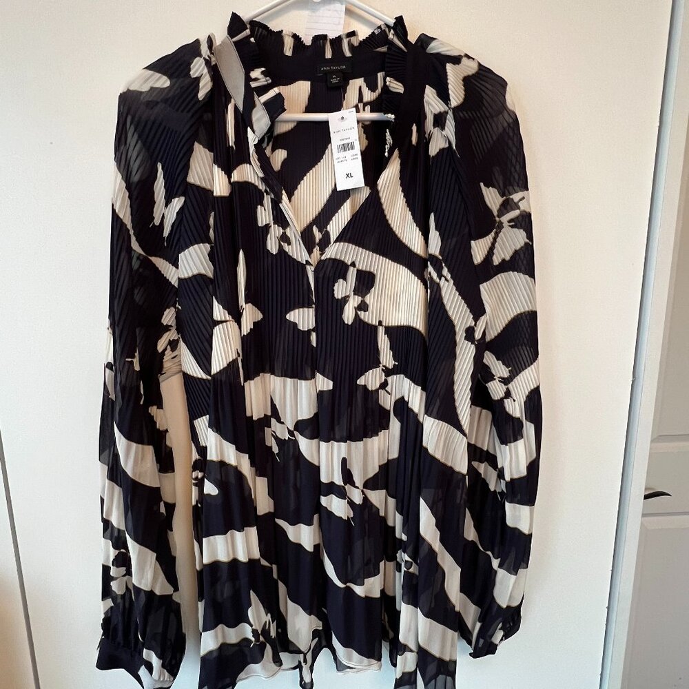 Ann Taylor Long Sleeve Semi Sheer Blouse; Size XL